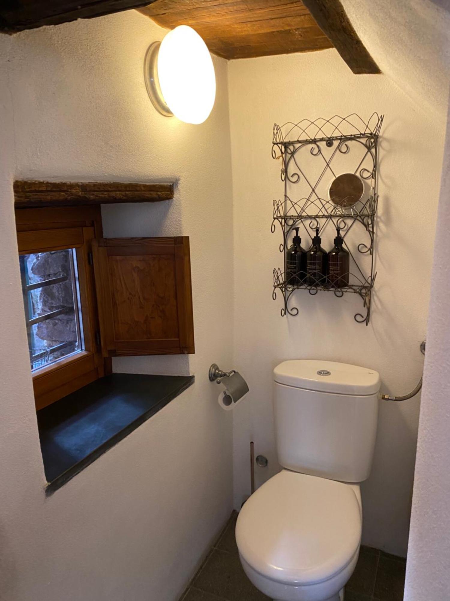 Iconic Italian Townhouse W Rooftop Terrace & Mountain View, Pigna Ngoại thất bức ảnh